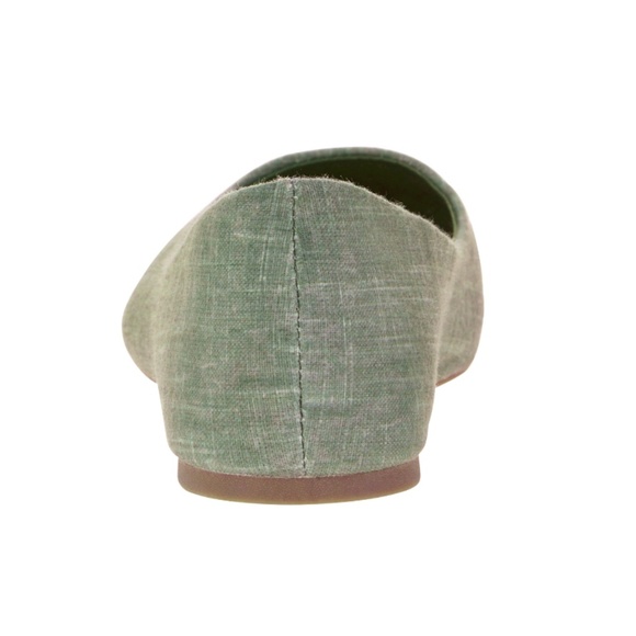 Women's Classic Flats - Picture 3 of 7